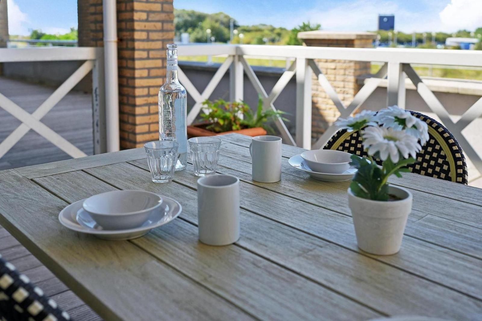 Zeeland Port Marina Apartment with Garage Ouddorp Exterior photo