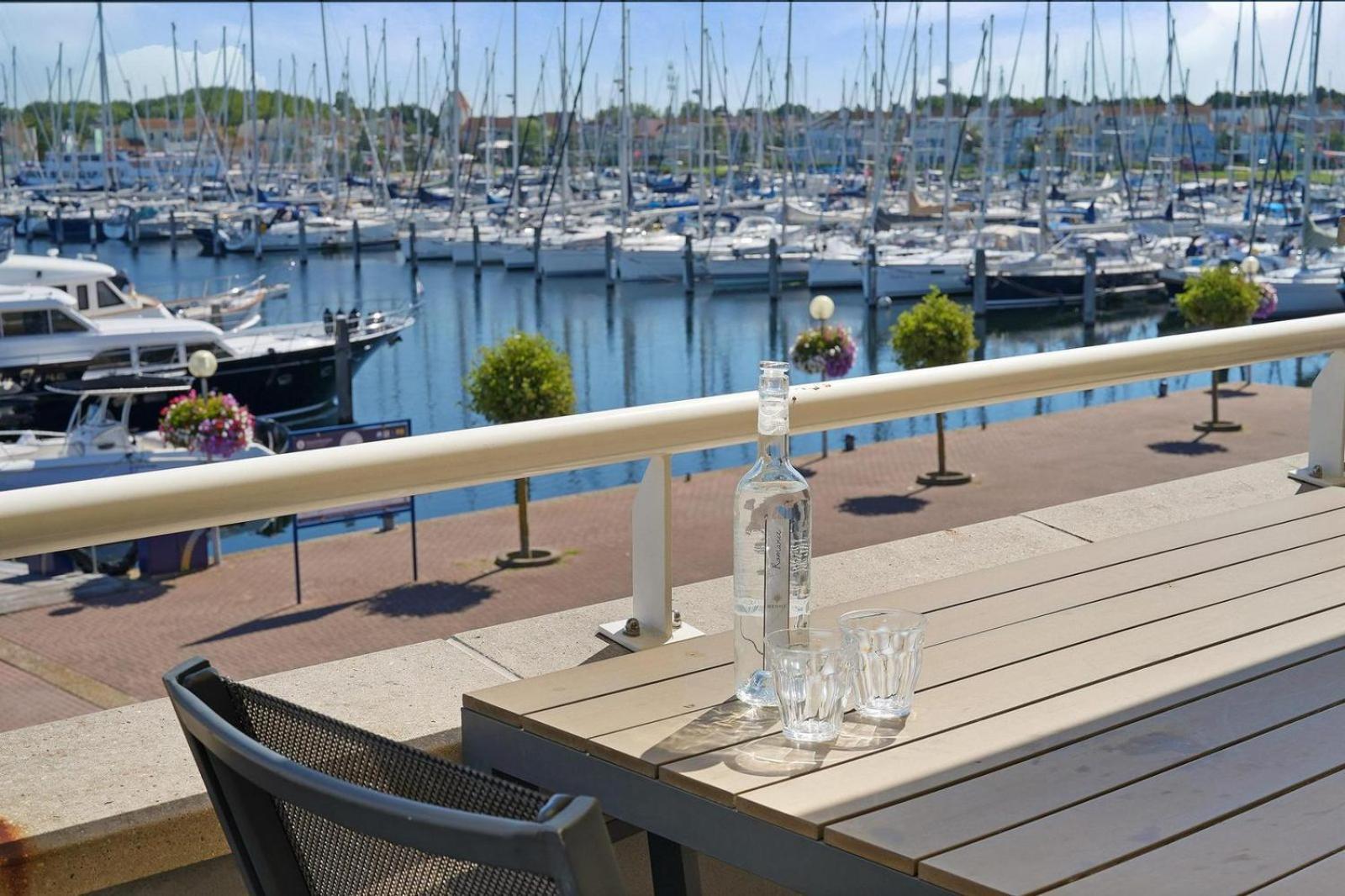 Zeeland Port Marina Apartment with Garage Ouddorp Exterior photo